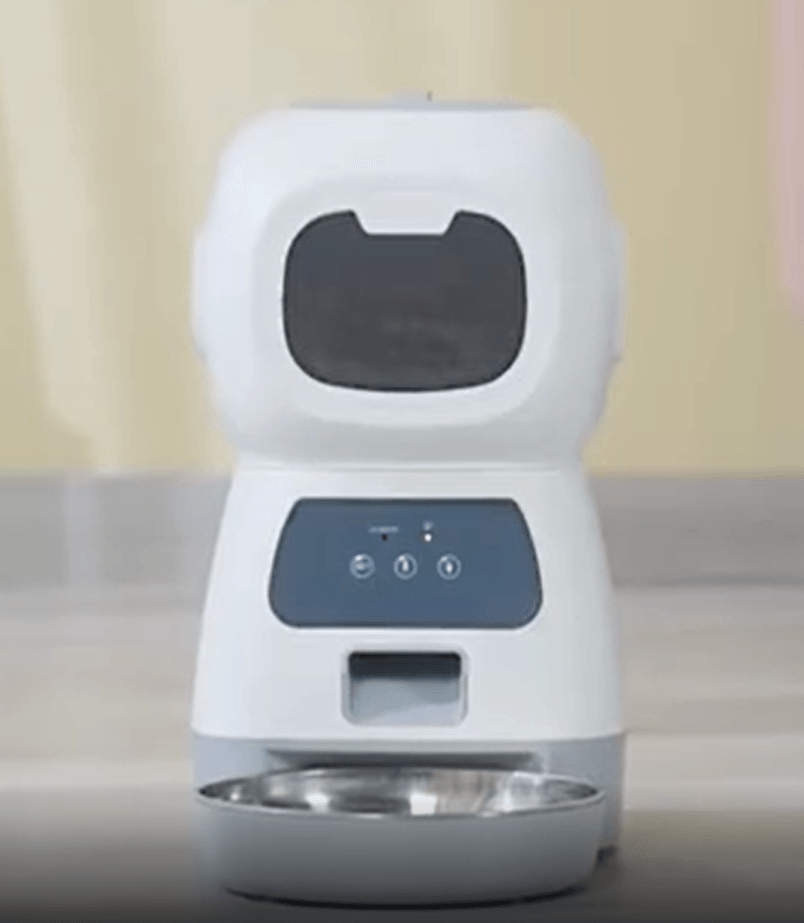 Smartpaws Remote-Controlled Pet Feeder: Automatic Food Dispenser With App Control And Voice Recording-3