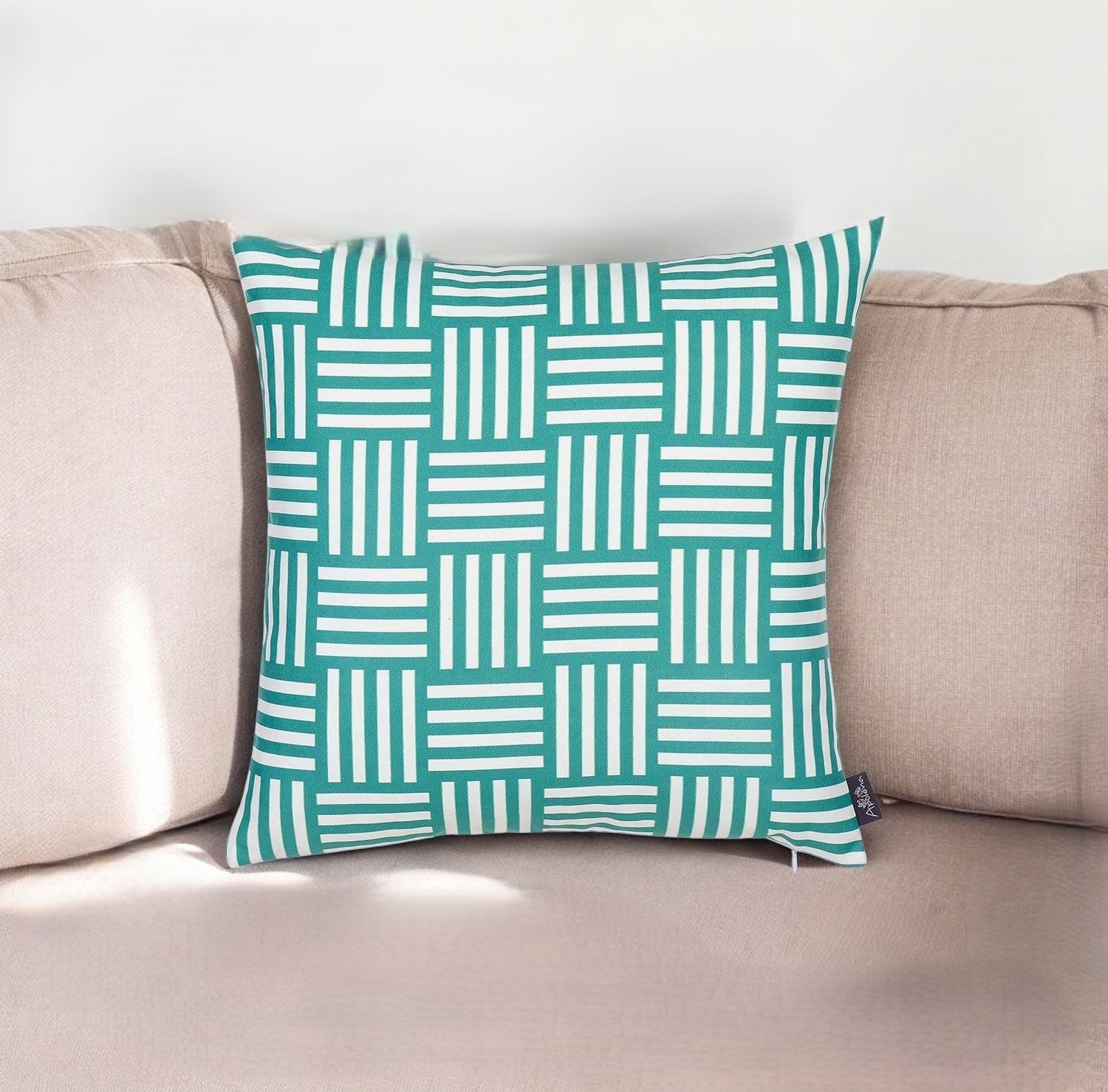 18"X18" Memphis Printed Decorative Throw Pillow Cover-1